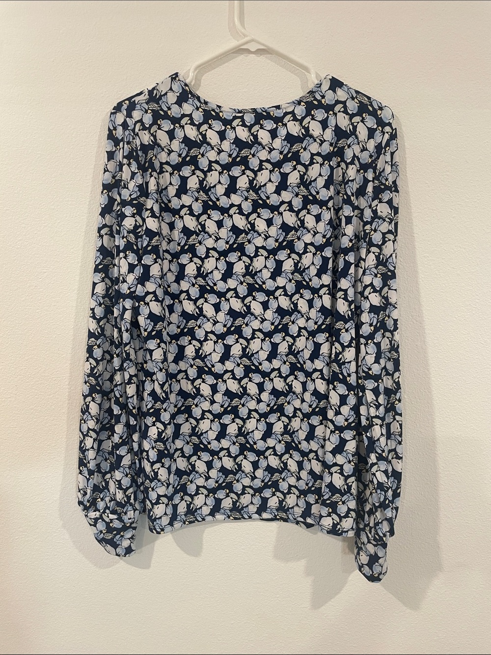 White House Black Market Navy and White Floral V-Neck Blouse - Picture 2 of 2